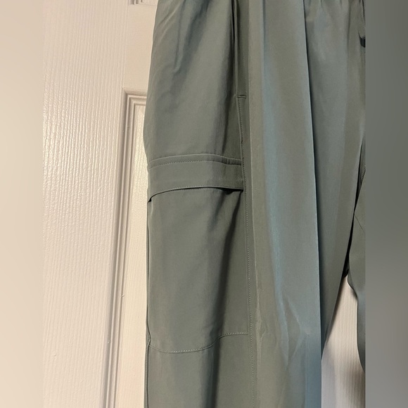 Olive cargo pocket joggers size xxl - Picture 3 of 5